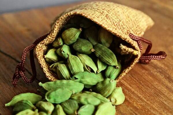 Cardamome en arabe